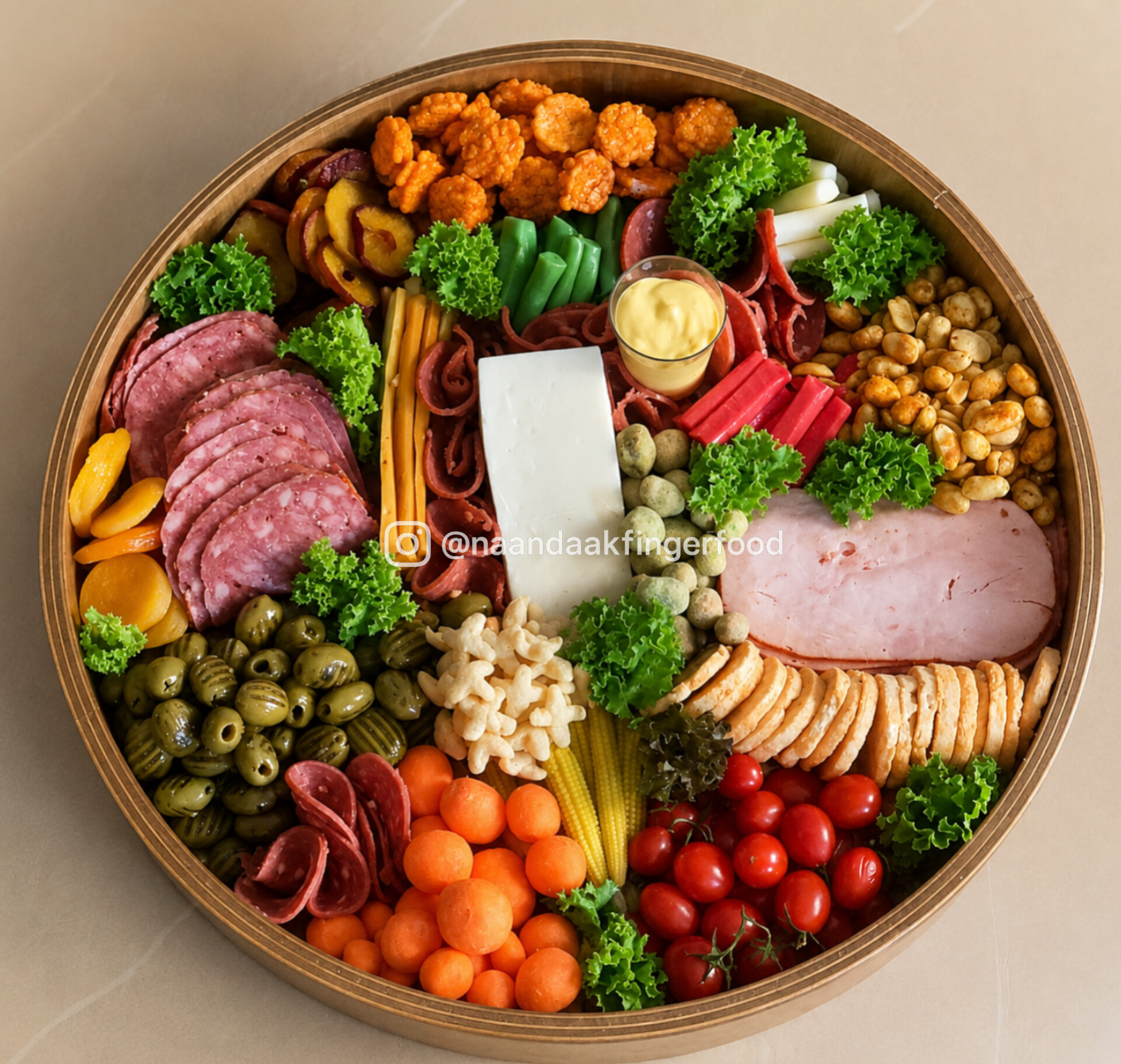 سینی های مزه پنیر cheese platter
